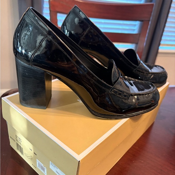 Michael Kors Black Patent Leather Heels - Picture 1 of 4